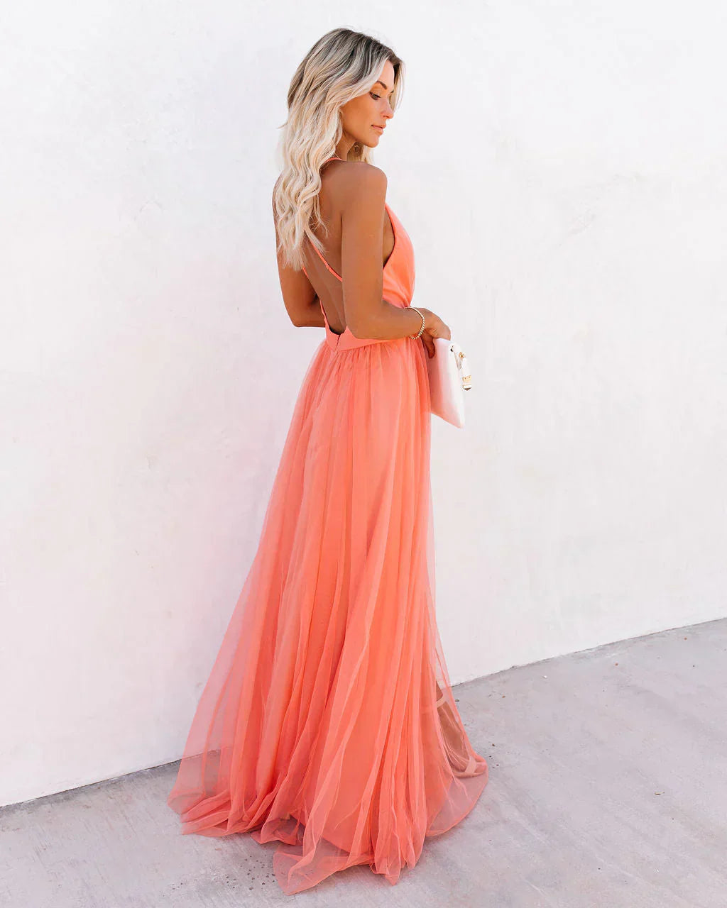 Robe de mariée trapèze orange à col en V pour femme - Élégante et luxueuse 