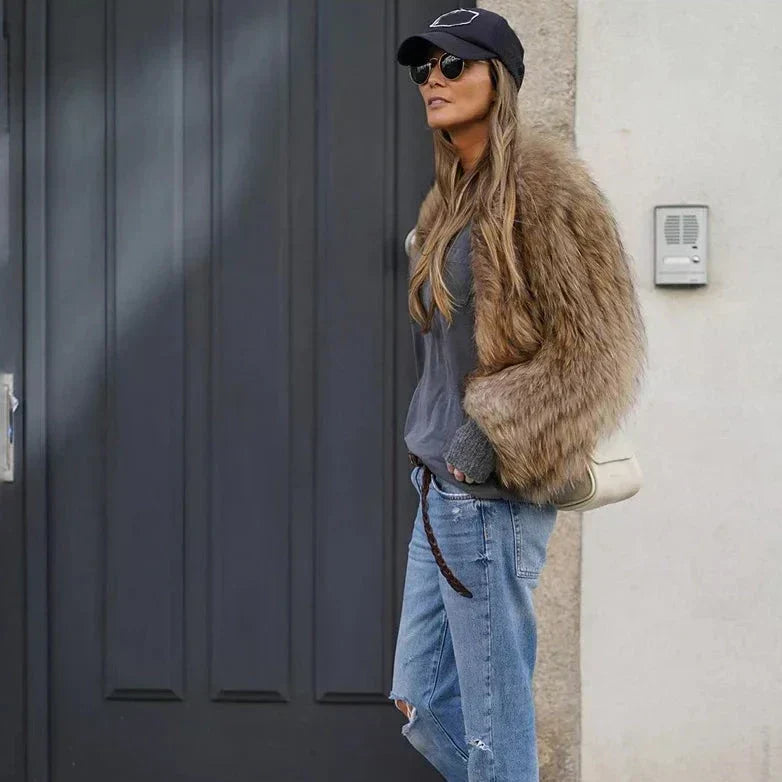 Veste en fourrure marron luxueuse et élégante pour femme - Élégante, polyvalente et confortable 